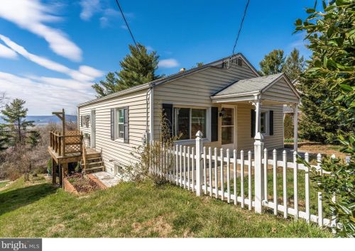 6819 Vale Summit Ln, Middletown MD  21769-6637 exterior