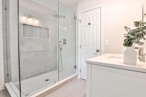 3911 Edenton Ct, Atlanta GA  30319-1883 exterior