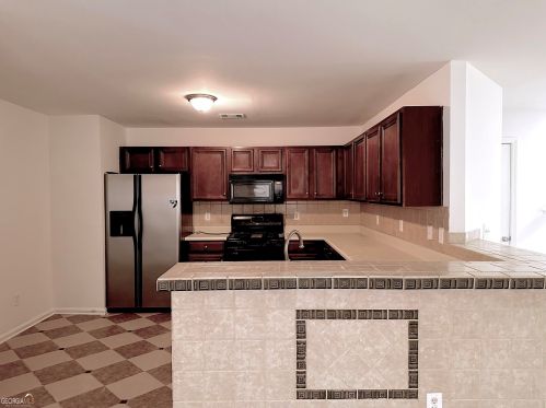 7271 Laurel Creek Dr, Stockbridge GA  30281-9307 exterior