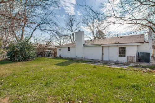 6025 Tallie Rd, Fort Worth TX  76112-7933 exterior