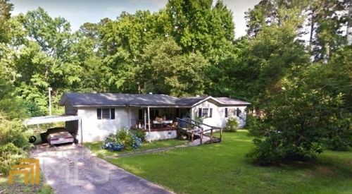 64 Beaumont Ln, Lagrange, GA 30240-8671