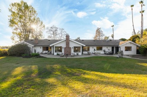1232 Pleiades Dr, Vista CA  92084-6531 exterior