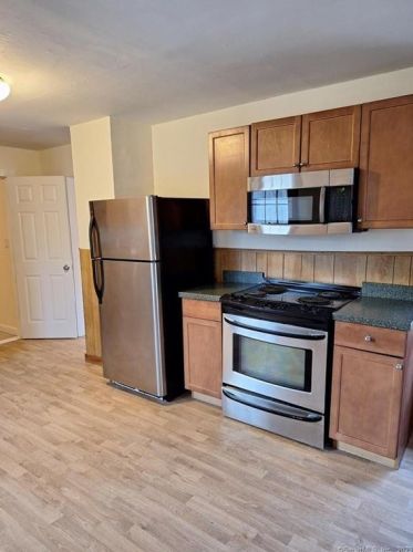342 Monroe Tpke, Upper Stepney CT  06468-2245 exterior