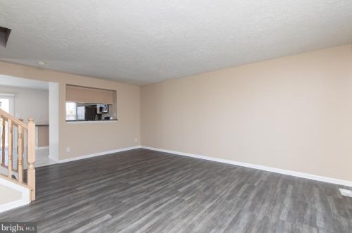 9 Pebble Ln, Blenheim, NJ 08012-5578