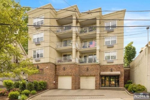 547 Gorge Rd, Cliffside Park NJ  07010-2210 exterior