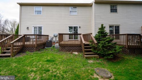 172 Center St, Hanover, PA 17331-2840