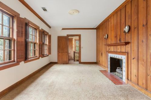 5 Brookhaven Dr, Atlanta GA  30319-1143 exterior