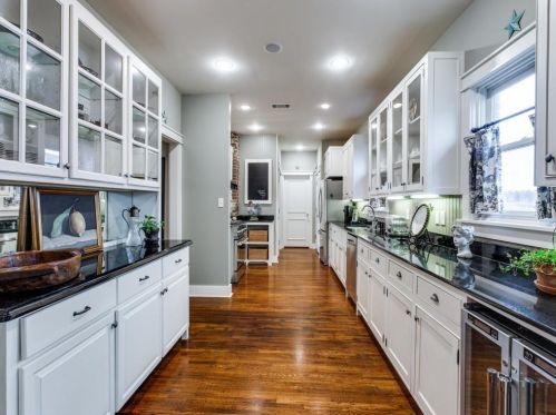 3701 Crestline Rd, Fort Worth TX  76107-3333 exterior