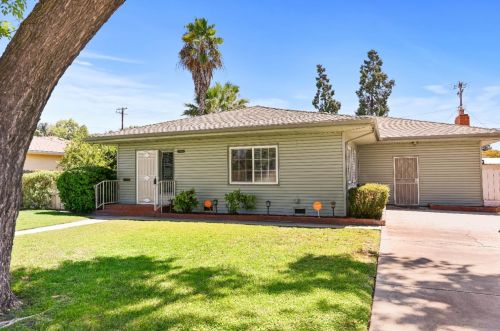 1432 Marshall St, Turlock, CA 95380-4133