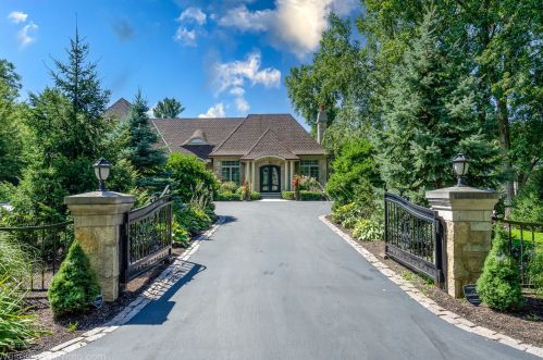 9 Cherrywood Ln, Bannockburn, IL 60015-1300