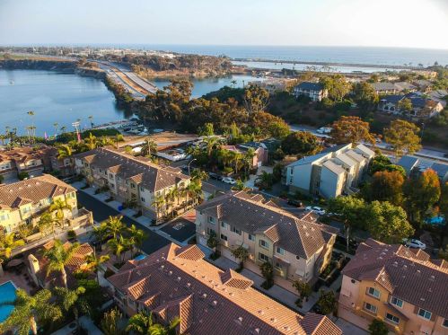 4045 Aidan Cir, Carlsbad, CA 92008-3592