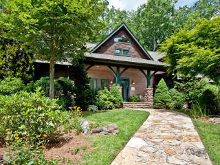 132 Hemlock Way, Highlands, NC 28741-7301