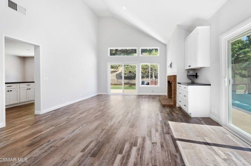 408 View Park Ct, Calabasas, CA 91377-3814