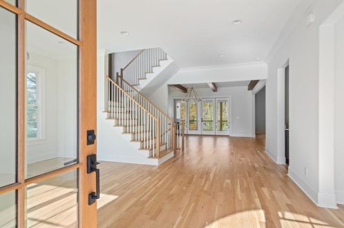 679 Moores Mill Rd, Atlanta GA  30327-0015 exterior