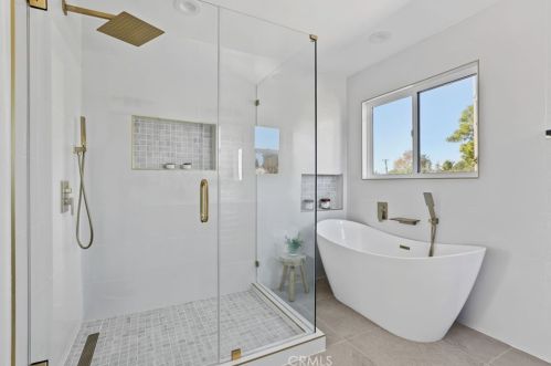 11872 Gladstone Dr, Santa Ana CA  92705-2938 exterior