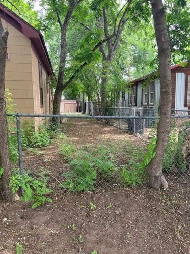81 Chalmers Ave, Austin TX  78702-5439 exterior