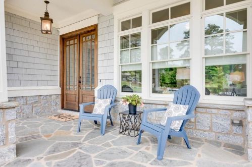 2046 Akin Dr, Atlanta, GA 30345-3954