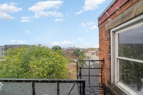 2130 Hatmaker St, Cincinnati OH 45204-1979 exterior