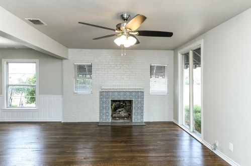 3558 Stadium Dr, Fort Worth TX  76109-2943 exterior