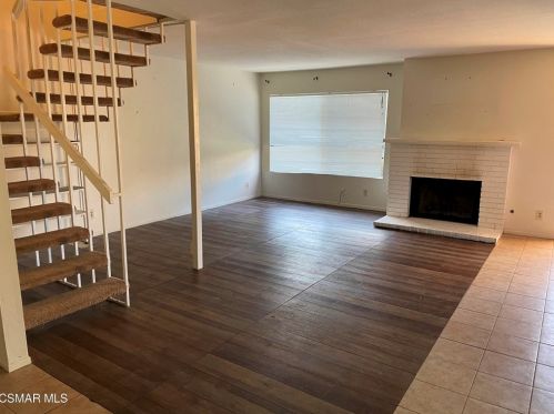 4484 Lubbock Dr, Simi Valley, CA 93063-1765