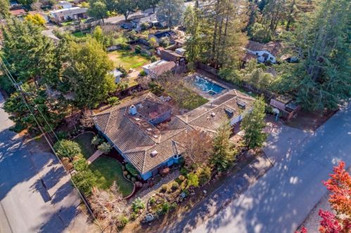 1400 Mckenzie Ave, Los Altos, CA 94024-5630