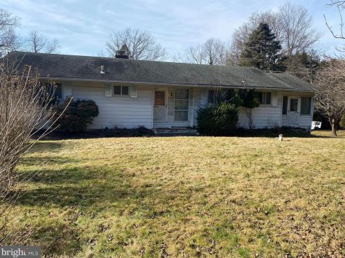 5 Edwards Pl, Trenton, NJ 08628-2010