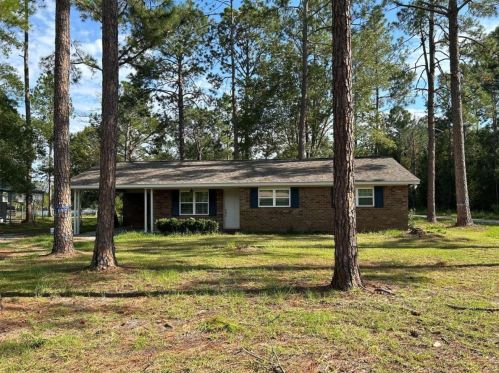 519 Lakeview Dr, Baxley, GA