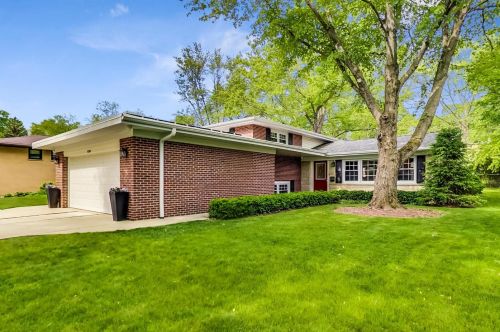 1250 Oxford Rd, Bannockburn IL  60015-2357 exterior