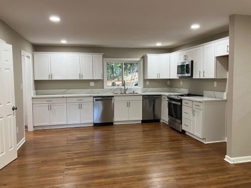 1367 Carolyn Dr, Atlanta GA  30329-3546 exterior