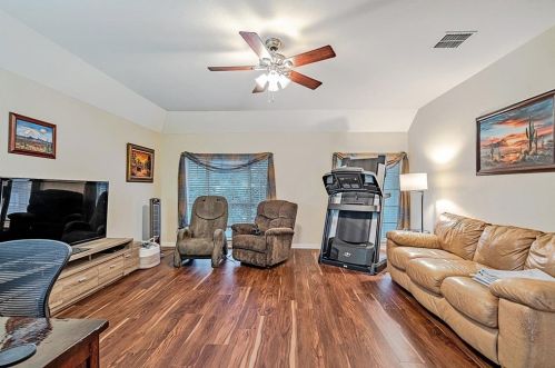 15920 Braesgate Dr, Austin TX  78717-4817 exterior