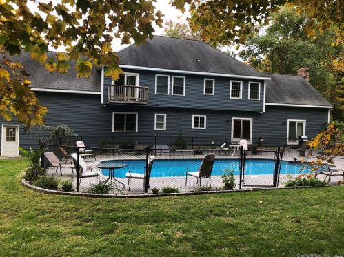 13 Surrey Ln, Upper Stepney, CT 06468-2257