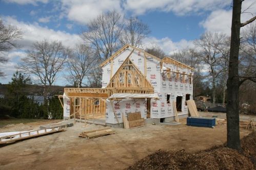 48 Shore Dr, Providence, RI 02919-2956