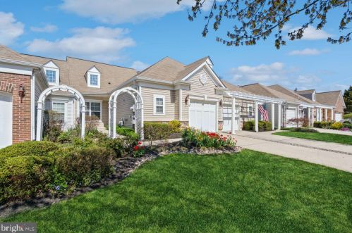 37 Sparrow Dr, Trenton NJ  08690-2400 exterior