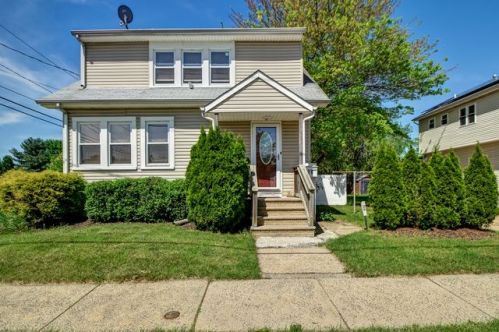26 Oakland Ave, Edison, NJ 08817-4235