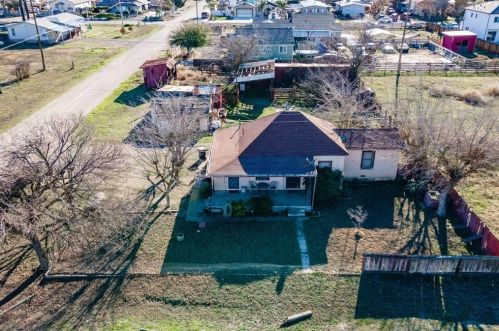 24107 Market St, Los Banos, CA 93635-9728