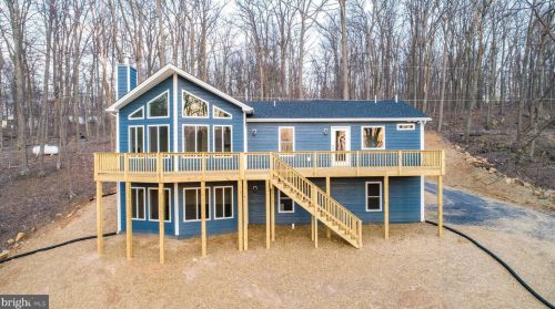 22 Delicious Rd, Linden, VA 22642-6131