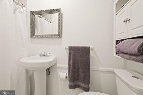 7909 Pebble Brook Ct, Springfield VA  22153-2618 exterior