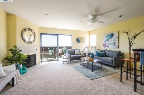 16381 Saratoga St, San Leandro, CA 94578-1400
