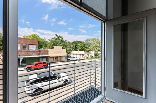 1305 6th St, Austin, TX 78704-3373