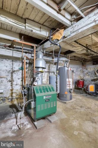 433 Walnut St, Lancaster PA  17603-3362 exterior