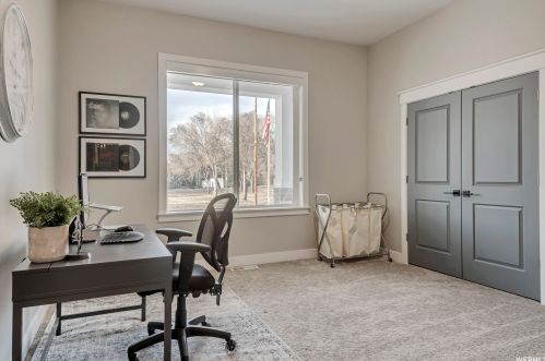 2712 Mt Jordan Rd, Sandy UT 84092-3380 exterior