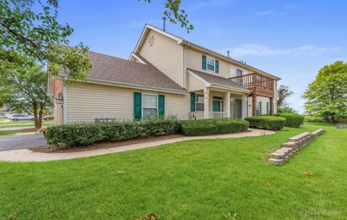 7449 Grandview Ct, Carpentersville, IL 60110-3401