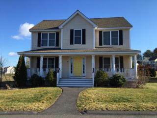 4 Kona Dr, Nashua, NH 03062-1053