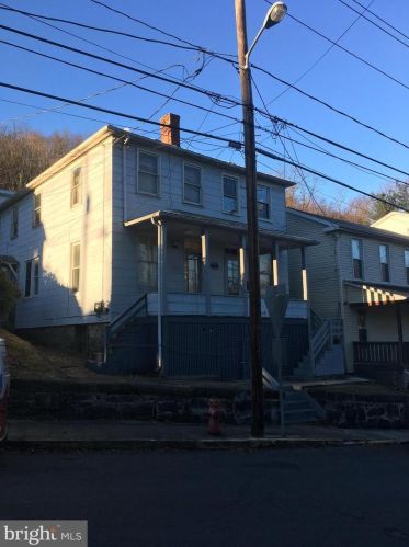 63 Hampshire St, Piedmont, WV 26750-1214