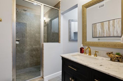 1301 Virginia Pl, Fort Worth TX  76107-2436 exterior