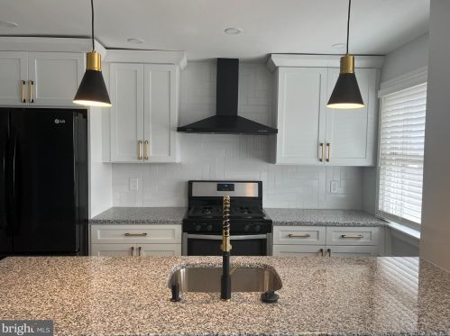 6445 Marsden St, Philadelphia PA 19135-2706 exterior