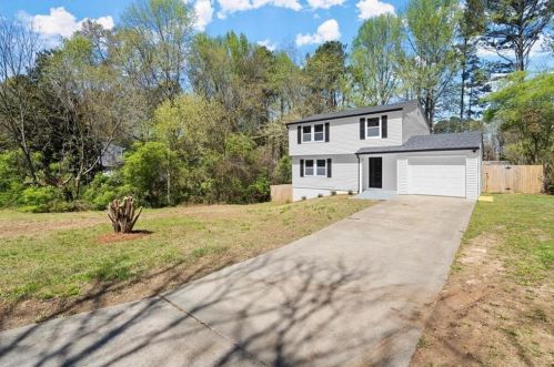 3366 Creekwood Dr, Rex GA 30273-2115 exterior