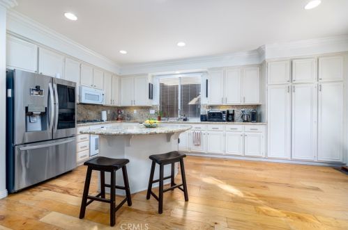 58 Montrose, Irvine CA  92620-1995 exterior