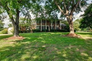 1022 Valley Forge Dr, Triune, TN 37014-9741
