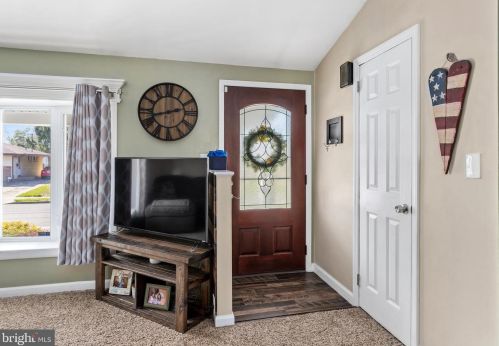 23 Langrock Way, Burlington, NJ 08016-2912